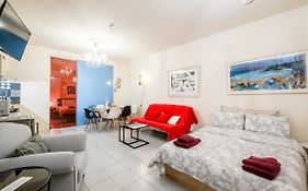 A Gift In The Heart Of Monastiraki A